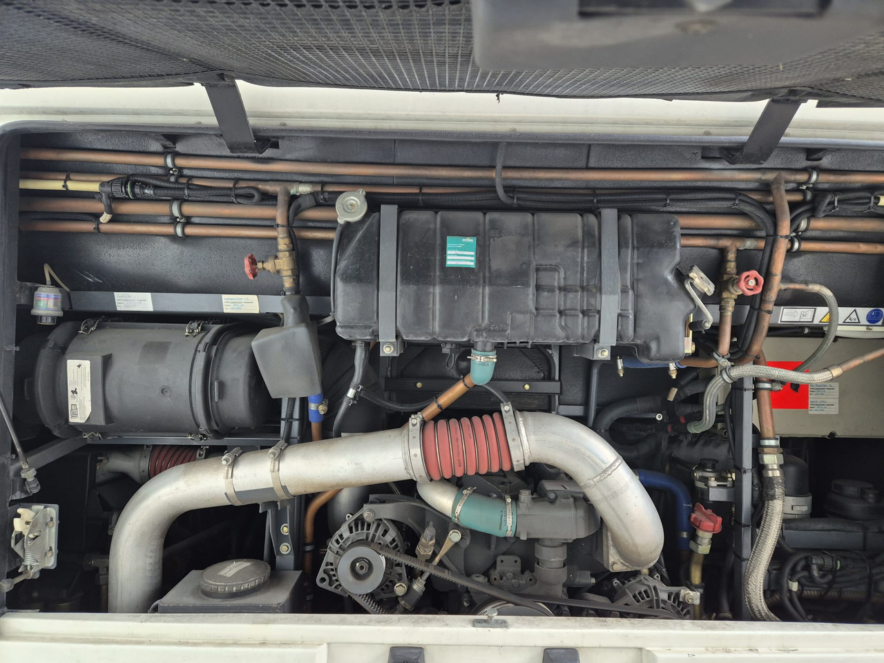 BOVA FUTURA 365 PR 4X2 - Autokar: obrázok 5 BOVA FUTURA 365 PR 4X2 - Autokar: obrázok 5