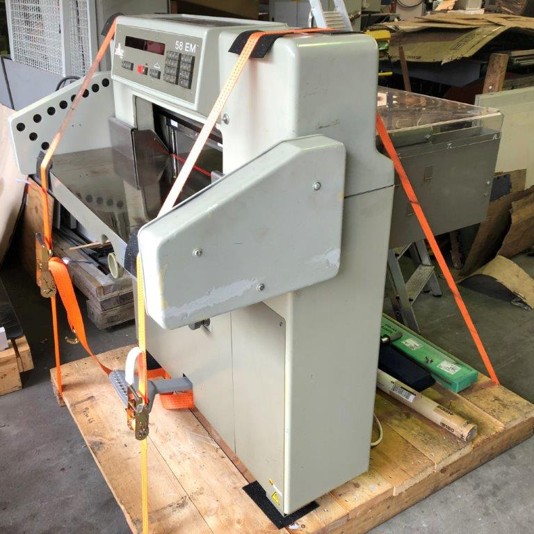 Cutting machine Polar 58 EM - Rezačka na papier: obrázok 1 Cutting machine Polar 58 EM - Rezačka na papier: obrázok 1
