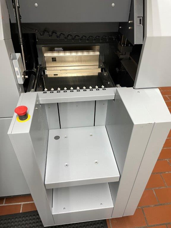Horizon HT-30 C automatic rotary three-knife trimmer - Rezačka na papier: obrázok 4 Horizon HT-30 C automatic rotary three-knife trimmer - Rezačka na papier: obrázok 4