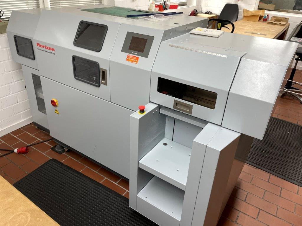 Horizon HT-30 C automatic rotary three-knife trimmer - Rezačka na papier: obrázok 1 Horizon HT-30 C automatic rotary three-knife trimmer - Rezačka na papier: obrázok 1