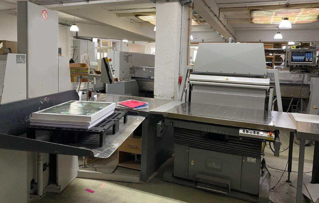 Large sized cutting system Polar 137 XT-AT with stacking lifter, automatic vibrator, scale and optional unloader - Rezačka na papier: obrázok 4 Large sized cutting system Polar 137 XT-AT with stacking lifter, automatic vibrator, scale and optional unloader - Rezačka na papier: obrázok 4