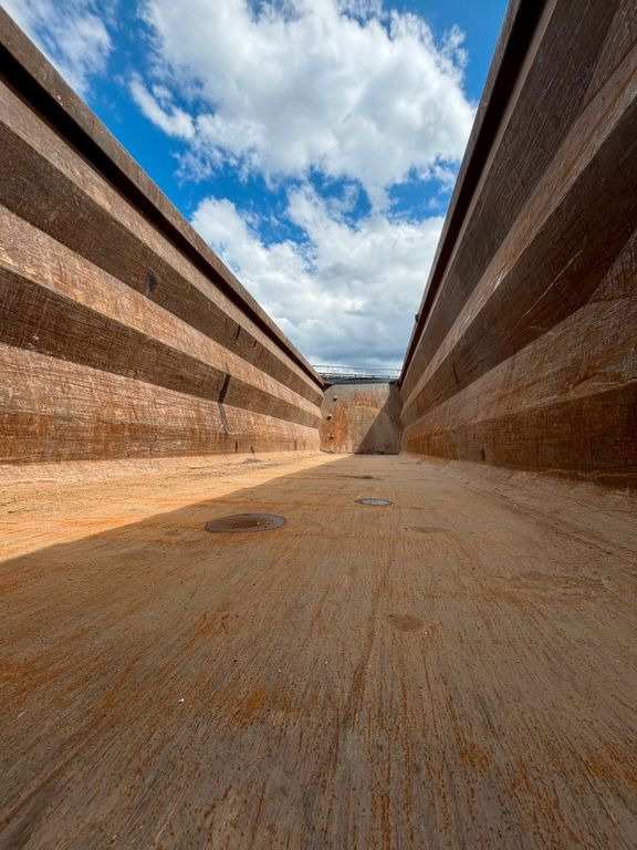 Lück SKF35 Stahl/ 55m³/Liftachse Lück SKF35 Stahl/ 55m³/Liftachse - Náves sklápěcí: obrázok 5 Lück SKF35 Stahl/ 55m³/Liftachse Lück SKF35 Stahl/ 55m³/Liftachse - Náves sklápěcí: obrázok 5