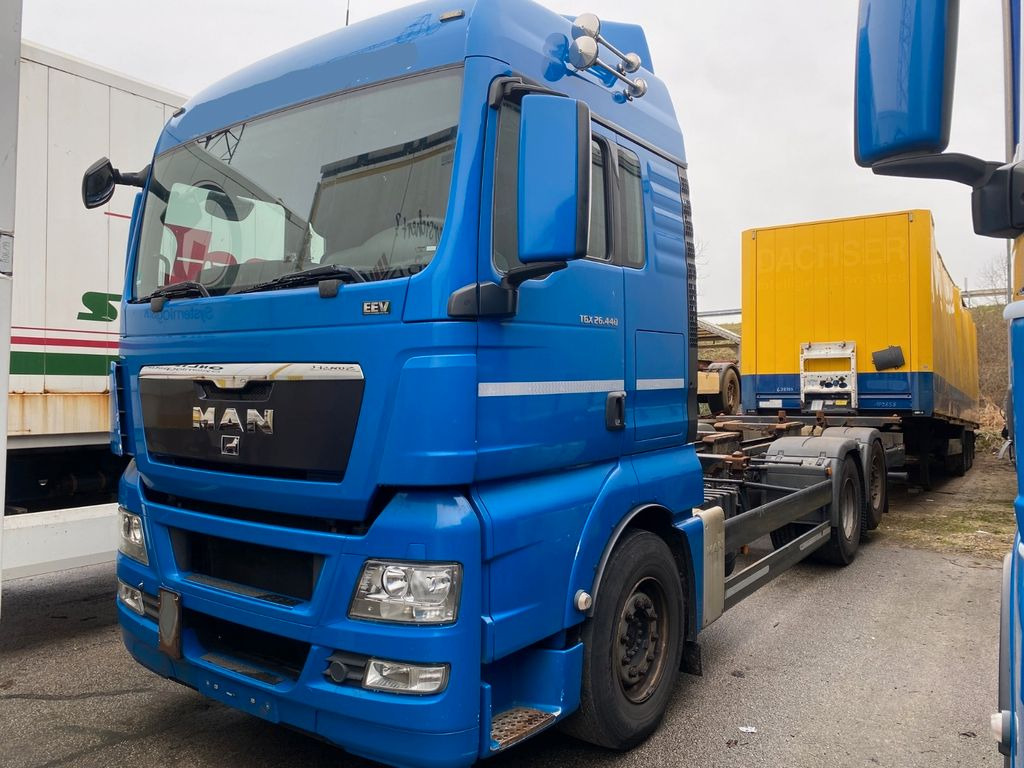 MAN TGX 26.440 EEV /Retarder/Lift/StandHei/2 Stück MAN TGX 26.440 EURO V EEV 2 Stück - Kontejnérový podvozek/ Výměnná nástavba: obrázok 1 MAN TGX 26.440 EEV /Retarder/Lift/StandHei/2 Stück MAN TGX 26.440 EURO V EEV 2 Stück - Kontejnérový podvozek/ Výměnná nástavba: obrázok 1