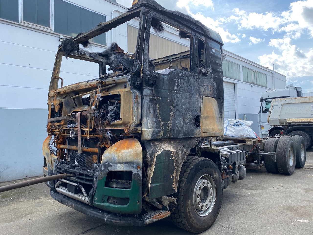 MAN TGX 26.580 Verbrannt 6x4 - Podvozek s kabinou: obrázok 2 MAN TGX 26.580 Verbrannt 6x4 - Podvozek s kabinou: obrázok 2