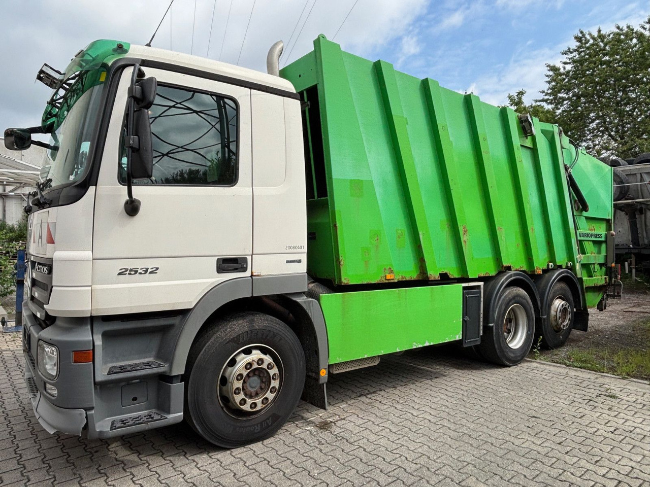 Mercedes-Benz 2532L EU5/Zöller Schüttung/VarioPress/Blatt-Luft - Auto na odvoz odpadu: obrázok 4 Mercedes-Benz 2532L EU5/Zöller Schüttung/VarioPress/Blatt-Luft - Auto na odvoz odpadu: obrázok 4