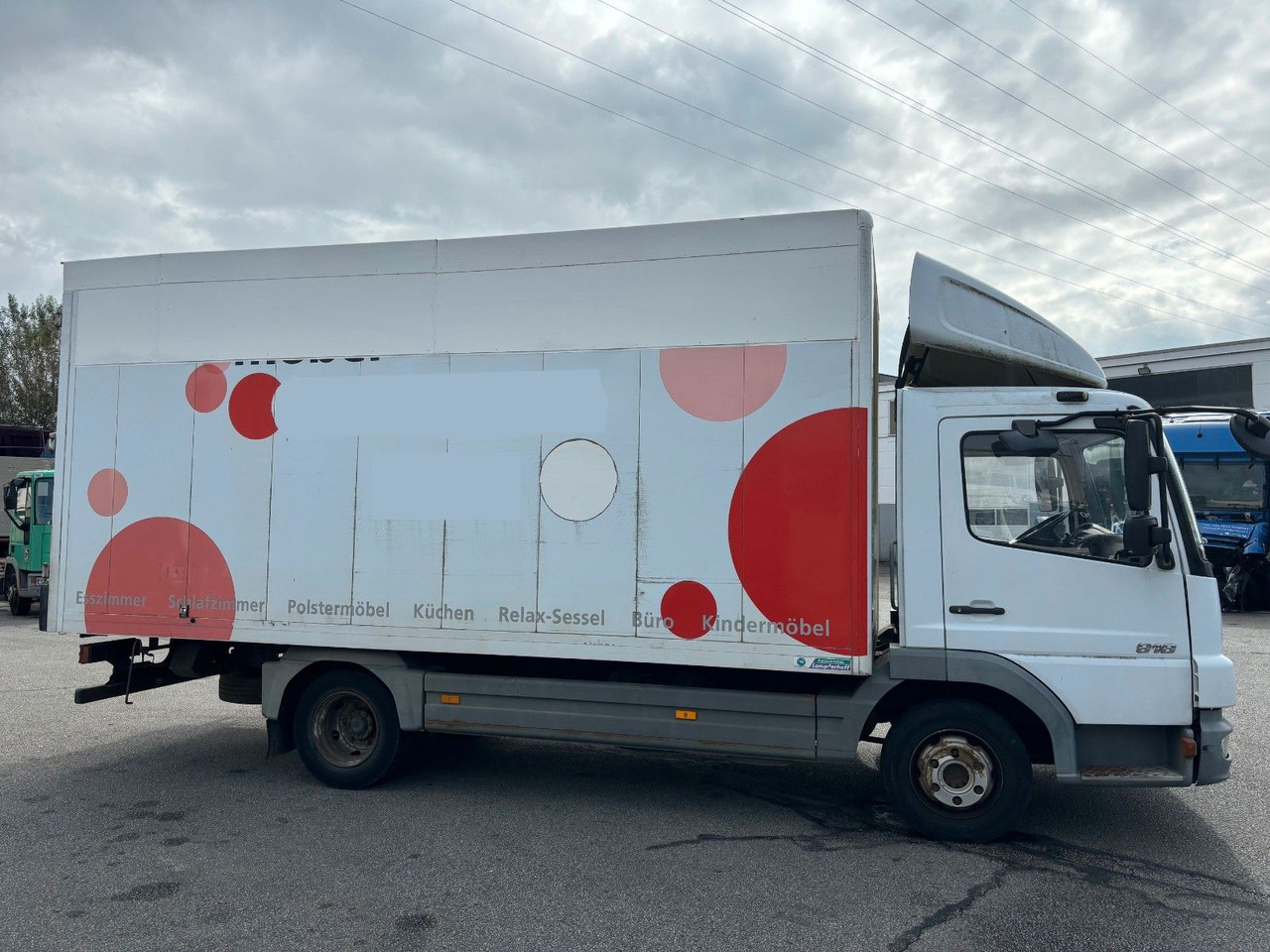 Mercedes-Benz 818 Kurze Radstand Blattfederung - Dodávka skriňová nadstavba: obrázok 2 Mercedes-Benz 818 Kurze Radstand Blattfederung - Dodávka skriňová nadstavba: obrázok 2