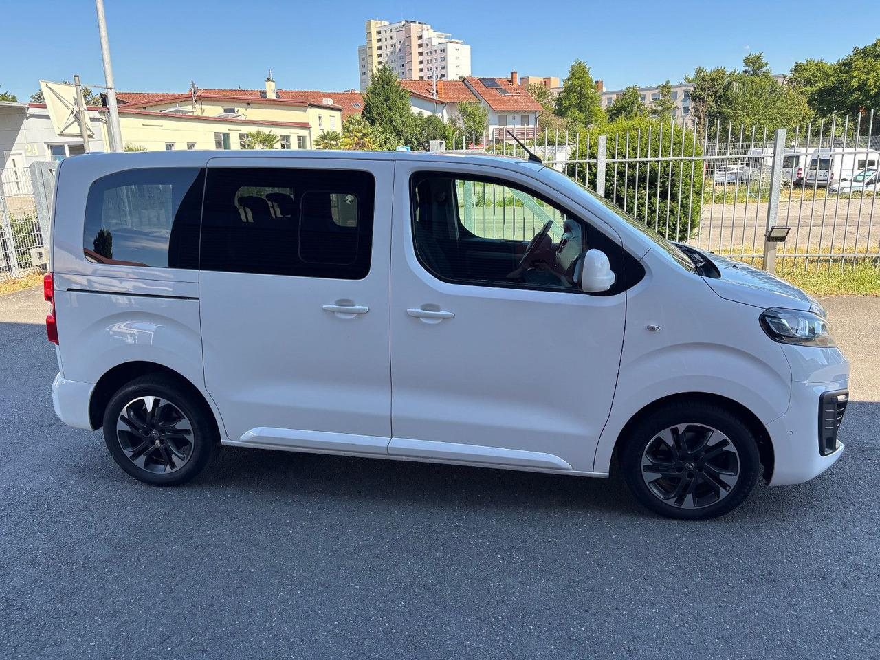 Opel Zafira Life Edition S - Mikrobus: obrázok 4 Opel Zafira Life Edition S - Mikrobus: obrázok 4