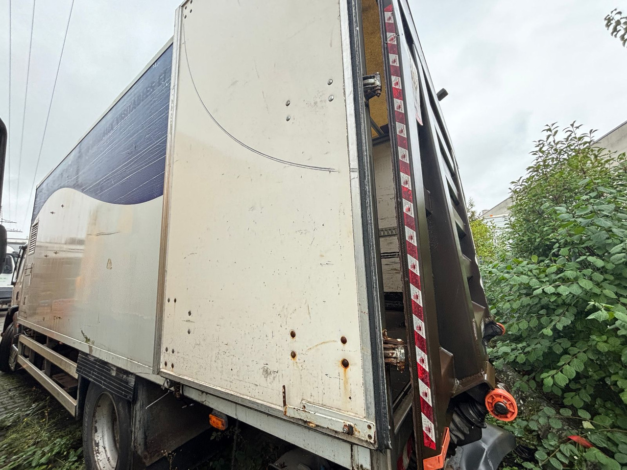Renault 320*18 - Chladirenské nákladné vozidlo: obrázok 3 Renault 320*18 - Chladirenské nákladné vozidlo: obrázok 3