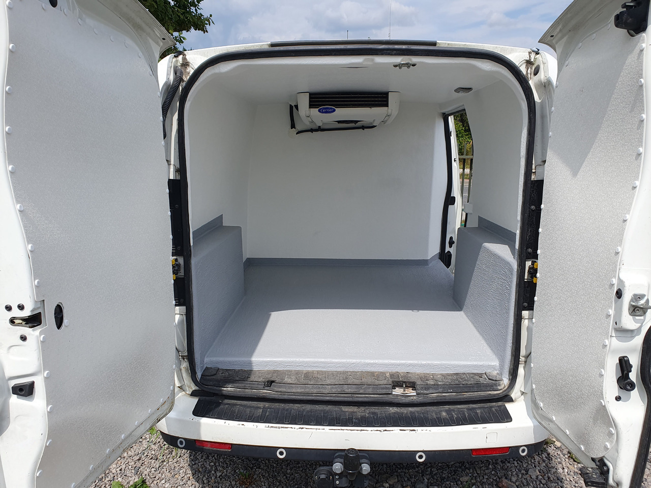 FIAT DOBLO LONG CHLODNIA carrier KLIMA EURO6 - Chladiarenská dodávka: obrázok 1 FIAT DOBLO LONG CHLODNIA carrier KLIMA EURO6 - Chladiarenská dodávka: obrázok 1