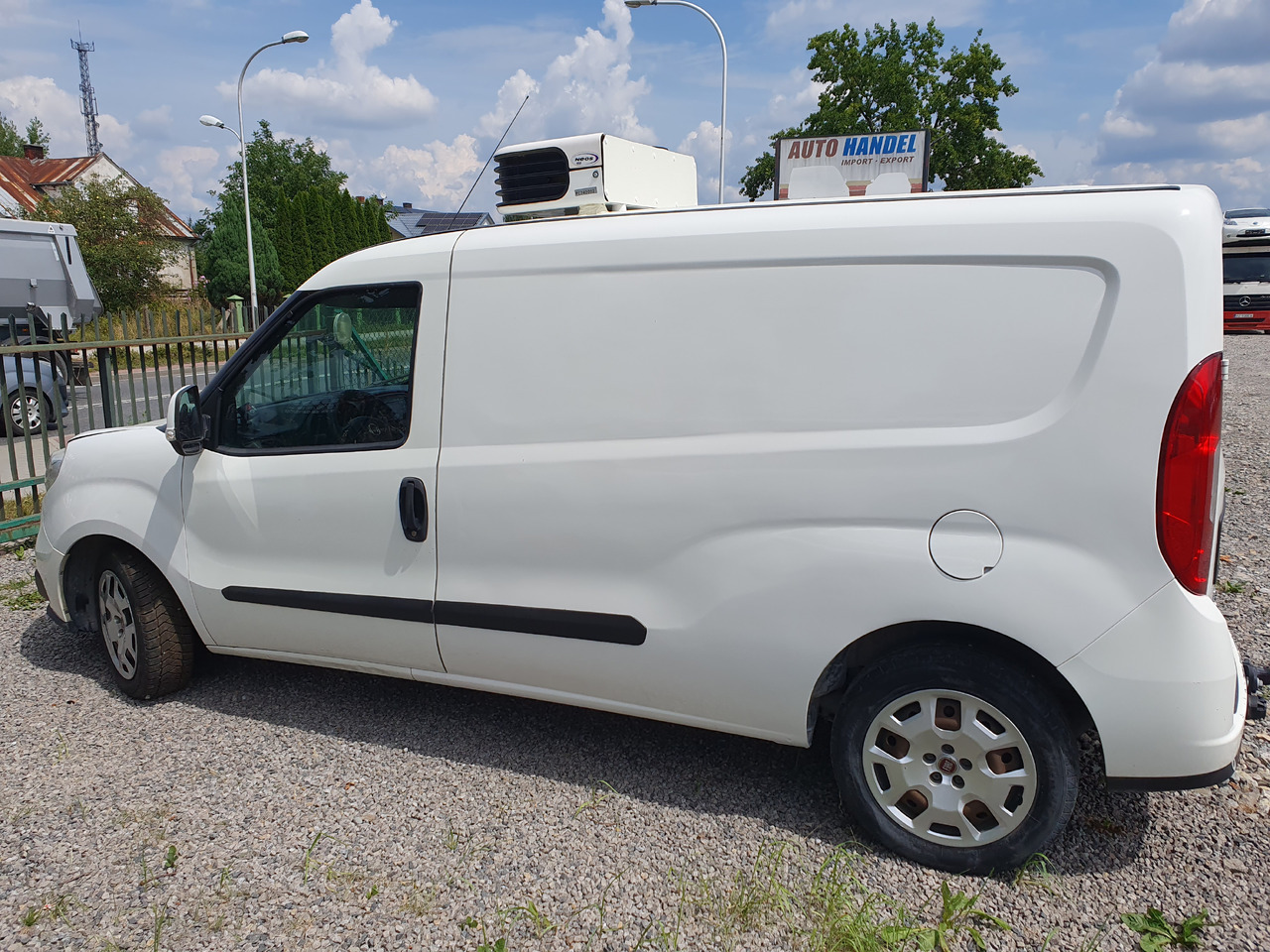 FIAT DOBLO LONG CHLODNIA carrier KLIMA EURO6 - Chladiarenská dodávka: obrázok 4 FIAT DOBLO LONG CHLODNIA carrier KLIMA EURO6 - Chladiarenská dodávka: obrázok 4