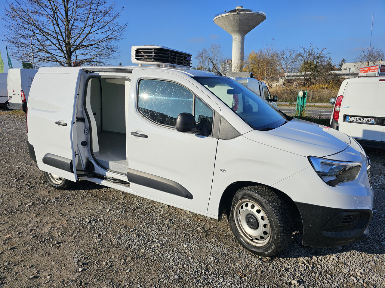 OPEL COMBO MAXI LONG CHLODNIA MROZNIA CARRIER KLIMA EURO6 - Chladiarenská dodávka: obrázok 4 OPEL COMBO MAXI LONG CHLODNIA MROZNIA CARRIER KLIMA EURO6 - Chladiarenská dodávka: obrázok 4