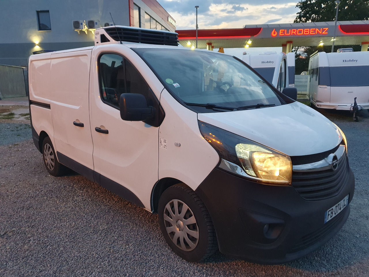 Opel VIVARO CHLODNIA CARRIER+230V KLIMA NAVI EURO6 - Chladiarenská dodávka: obrázok 3 Opel VIVARO CHLODNIA CARRIER+230V KLIMA NAVI EURO6 - Chladiarenská dodávka: obrázok 3