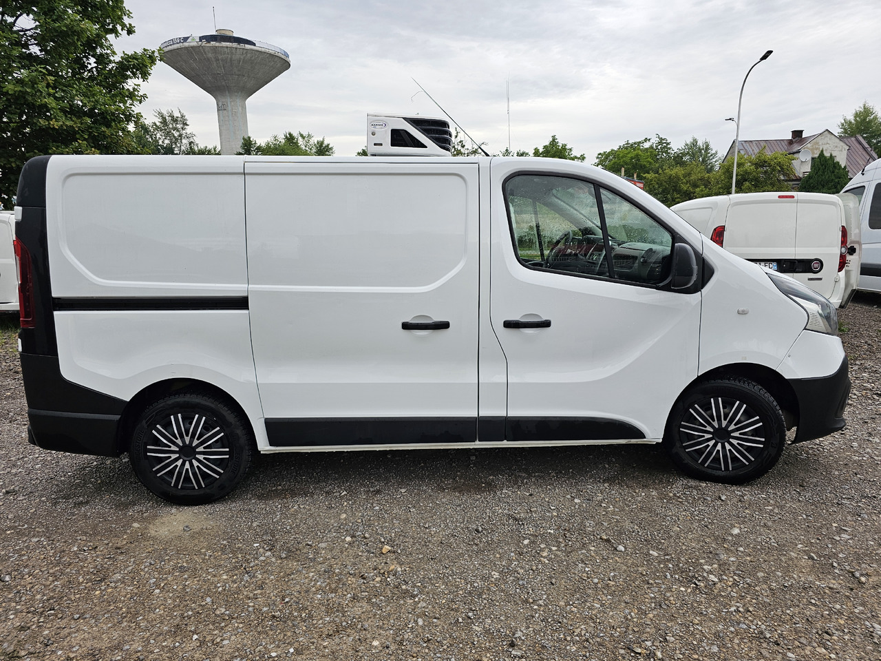 RENAULT TRAFIC CHLODNIA MROZNIA CARRIER+230V KLIMA EURO6 - Chladiarenská dodávka: obrázok 3 RENAULT TRAFIC CHLODNIA MROZNIA CARRIER+230V KLIMA EURO6 - Chladiarenská dodávka: obrázok 3