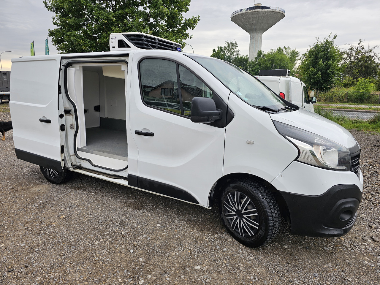 RENAULT TRAFIC CHLODNIA MROZNIA CARRIER+230V KLIMA EURO6 - Chladiarenská dodávka: obrázok 1 RENAULT TRAFIC CHLODNIA MROZNIA CARRIER+230V KLIMA EURO6 - Chladiarenská dodávka: obrázok 1