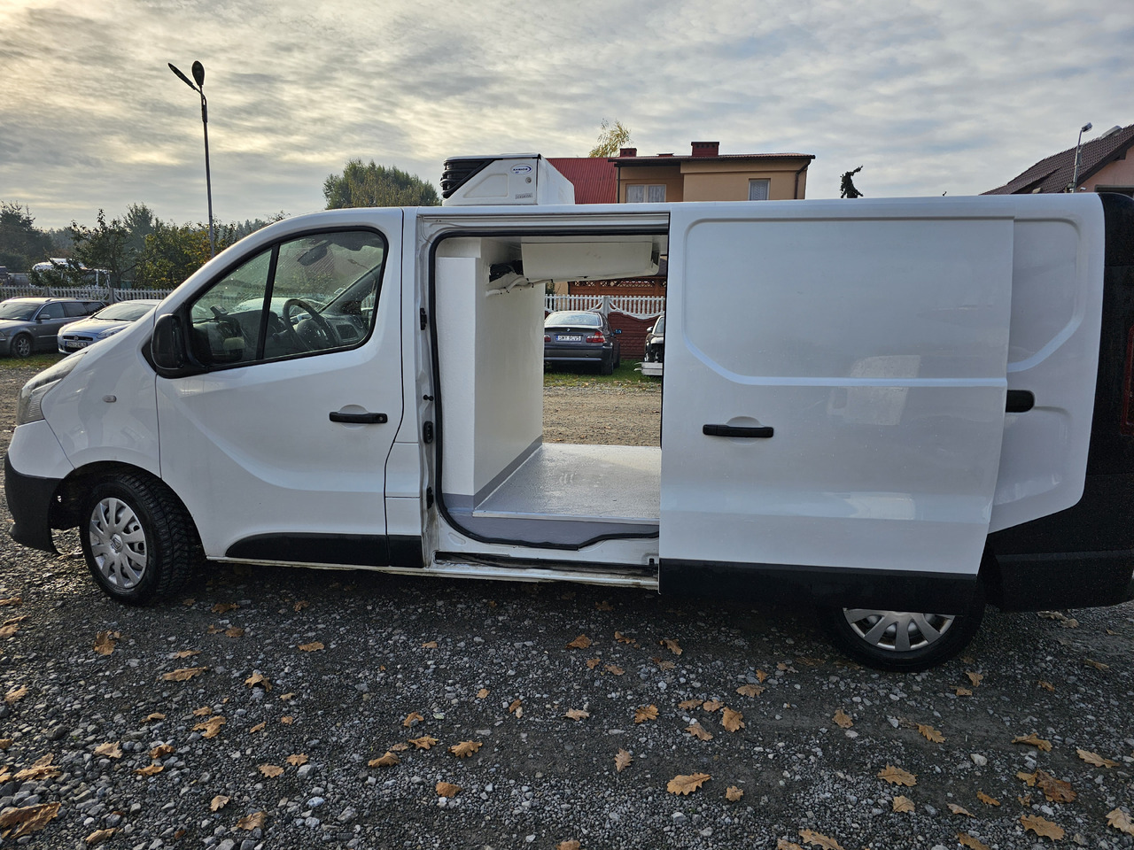 RENAULT TRAFIC MAXI LONG CHLODNIA MROZNIA CARRIER+230V KLIMA NAVI KAMERA EURO6 - Chladiarenská dodávka: obrázok 3 RENAULT TRAFIC MAXI LONG CHLODNIA MROZNIA CARRIER+230V KLIMA NAVI KAMERA EURO6 - Chladiarenská dodávka: obrázok 3