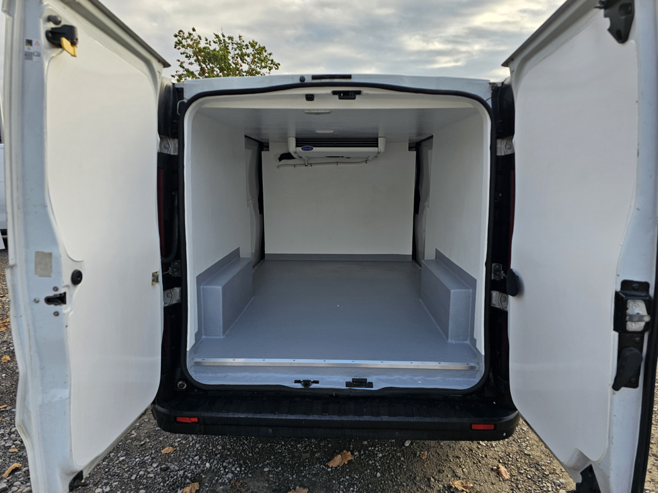 RENAULT TRAFIC MAXI LONG CHLODNIA MROZNIA CARRIER+230V KLIMA NAVI KAMERA EURO6 - Chladiarenská dodávka: obrázok 2 RENAULT TRAFIC MAXI LONG CHLODNIA MROZNIA CARRIER+230V KLIMA NAVI KAMERA EURO6 - Chladiarenská dodávka: obrázok 2