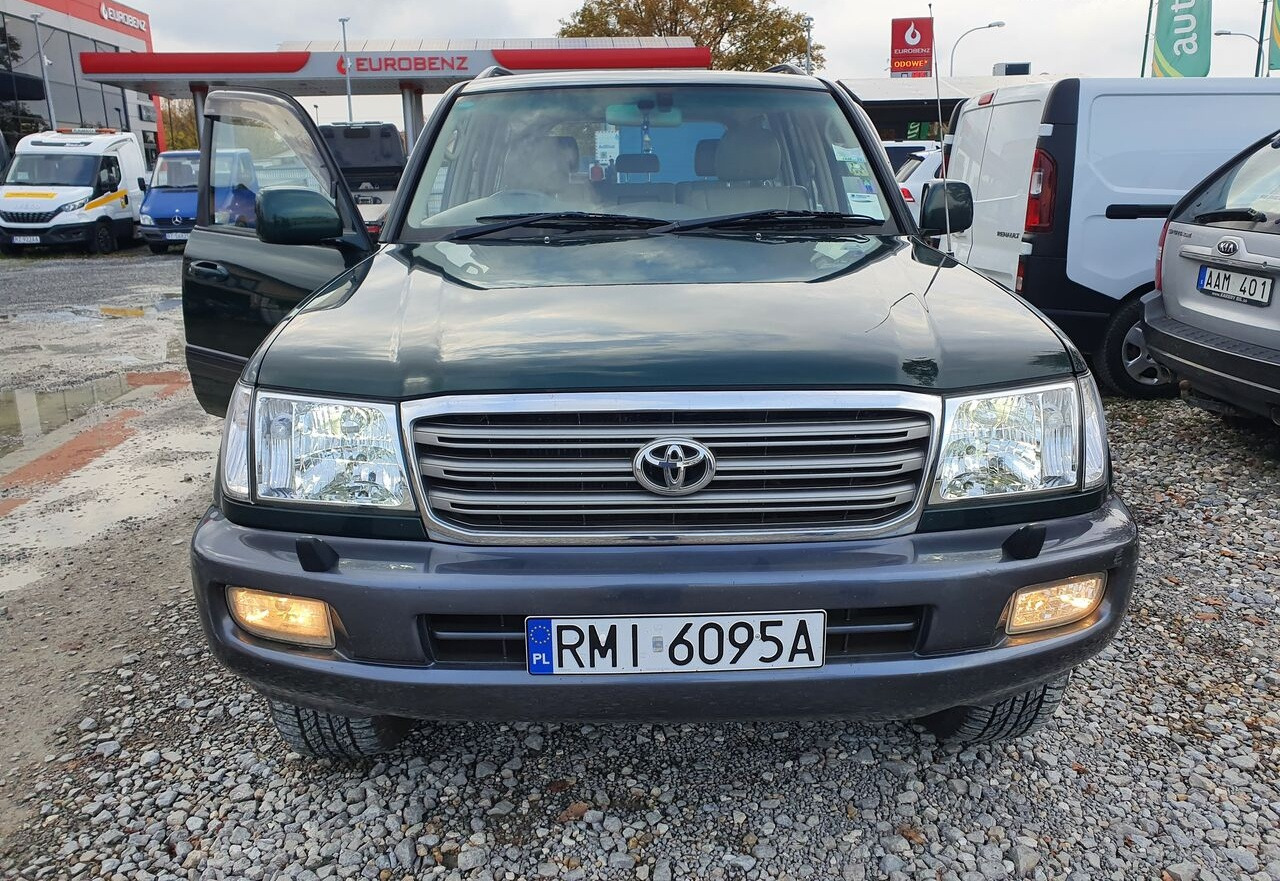 Toyota LAND CRUISER 100 4,2 TD KLIMA 7 OSOB - SUV: obrázok 3 Toyota LAND CRUISER 100 4,2 TD KLIMA 7 OSOB - SUV: obrázok 3
