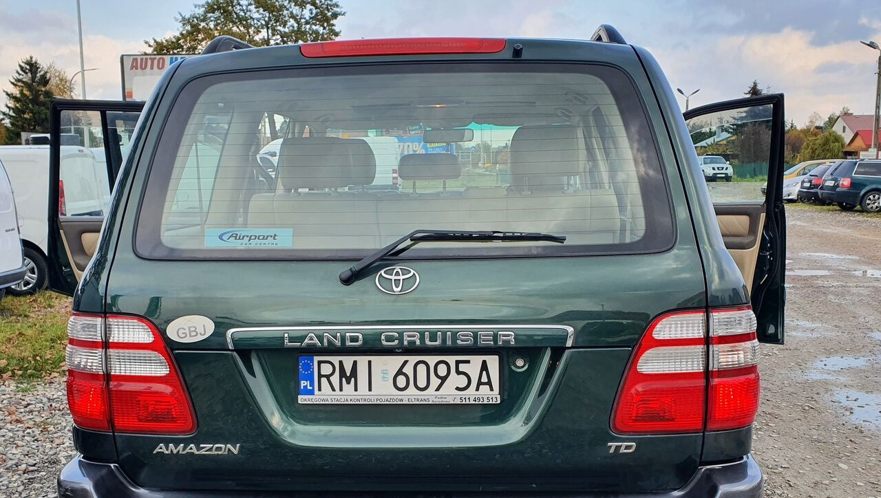 Toyota LAND CRUISER 100 4,2 TD KLIMA 7 OSOB - SUV: obrázok 5 Toyota LAND CRUISER 100 4,2 TD KLIMA 7 OSOB - SUV: obrázok 5