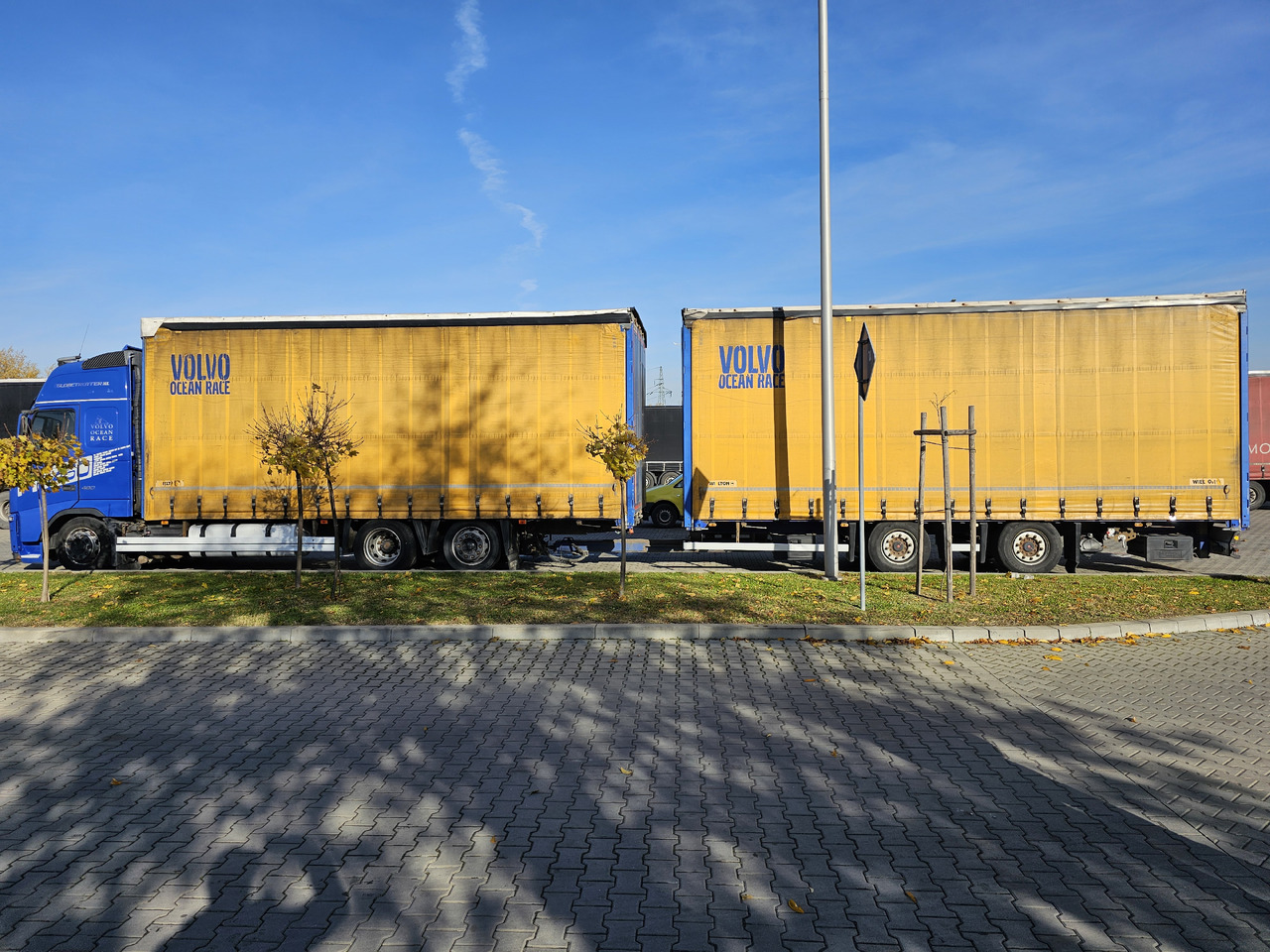 VOLVO FH460 ZESTAW TANDEM 120 M3 PRZEJAZDOWY + PRZYCZEPA FIRANKA SAF - Plachtové nákladné vozidlo: obrázok 2 VOLVO FH460 ZESTAW TANDEM 120 M3 PRZEJAZDOWY + PRZYCZEPA FIRANKA SAF - Plachtové nákladné vozidlo: obrázok 2