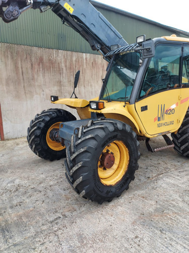 2000 New Holland LM420 - Teleskopický nakladač: obrázok 2 2000 New Holland LM420 - Teleskopický nakladač: obrázok 2