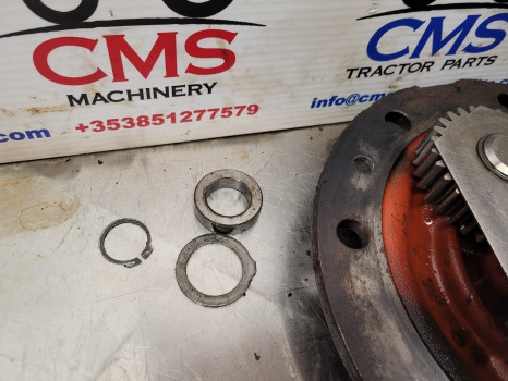 Carraro 709 Case Ford 6410, 5610, 6610 Front Axle Hub Reduction Kit 83984366 - Predná náprava: obrázok 4 Carraro 709 Case Ford 6410, 5610, 6610 Front Axle Hub Reduction Kit 83984366 - Predná náprava: obrázok 4