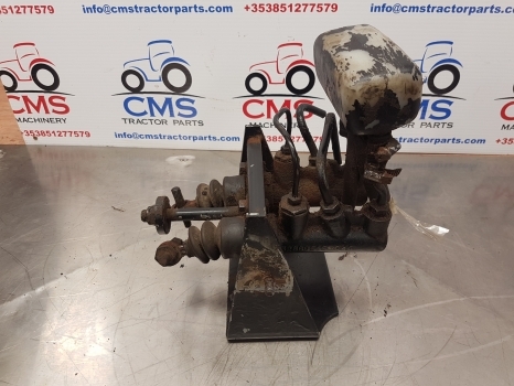Case 856 Xl, 844 Xl, 745 Xl, 743 Xl Brake Master Cylinders 1287846c91, 226301a1 - Brzdový valec pre Traktor: obrázok 1 Case 856 Xl, 844 Xl, 745 Xl, 743 Xl Brake Master Cylinders 1287846c91, 226301a1 - Brzdový valec pre Traktor: obrázok 1