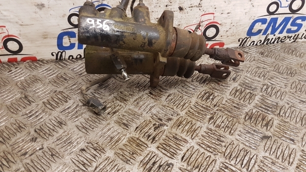 Case 856 Xl, 844 Xl, 745 Xl, 743 Xl Brake Master Cylinders 1287846c91, 226301a1 - Brzdový valec pre Traktor: obrázok 2 Case 856 Xl, 844 Xl, 745 Xl, 743 Xl Brake Master Cylinders 1287846c91, 226301a1 - Brzdový valec pre Traktor: obrázok 2
