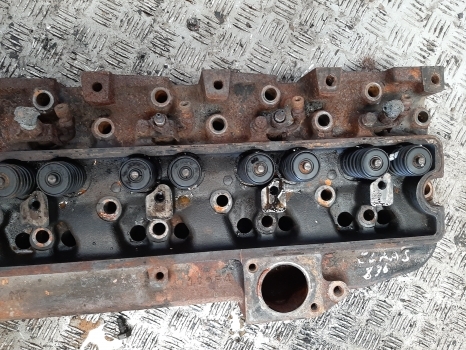 Claas Ares 600, 700, 800 Series 836 Engine Cylinder Head 6005021490 - Hlava valcov pre Traktor: obrázok 5 Claas Ares 600, 700, 800 Series 836 Engine Cylinder Head 6005021490 - Hlava valcov pre Traktor: obrázok 5