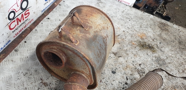 Claas Ares 836, 696, 616, 826, 720 Exhaust Box Silencer 7700042338 - Tlumič výfuku pre Traktor: obrázok 4 Claas Ares 836, 696, 616, 826, 720 Exhaust Box Silencer 7700042338 - Tlumič výfuku pre Traktor: obrázok 4