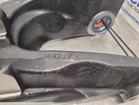 Claas Arion 640 Carraro 20.25 Si Front Axle Top Wishbone Arm Rhs 442719, 64966 - Odpruženie: obrázok 4 Claas Arion 640 Carraro 20.25 Si Front Axle Top Wishbone Arm Rhs 442719, 64966 - Odpruženie: obrázok 4