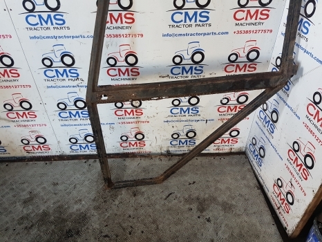David Brown Case 1490, 1494, 1390, 1394 Cab Door Frame Left K303283 - Dvere a diely pre Traktor: obrázok 2 David Brown Case 1490, 1494, 1390, 1394 Cab Door Frame Left K303283 - Dvere a diely pre Traktor: obrázok 2