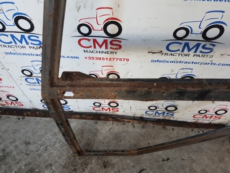 David Brown Case 1490, 1494, 1390, 1394 Cab Door Frame Left K303283 - Dvere a diely pre Traktor: obrázok 4 David Brown Case 1490, 1494, 1390, 1394 Cab Door Frame Left K303283 - Dvere a diely pre Traktor: obrázok 4