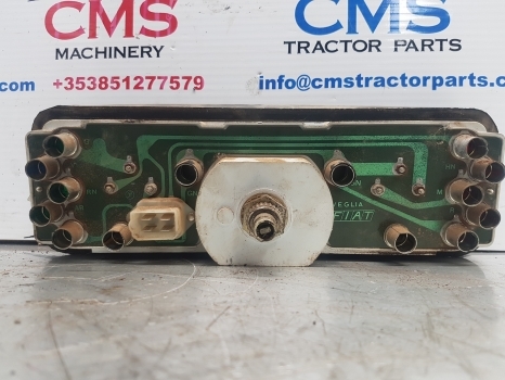 Fiat 90, 94, 46, 56 Series 90-90, 100-90 Dash Clock Instrument Cluster 5125046 - Palubná doska pre Traktor: obrázok 3 Fiat 90, 94, 46, 56 Series 90-90, 100-90 Dash Clock Instrument Cluster 5125046 - Palubná doska pre Traktor: obrázok 3