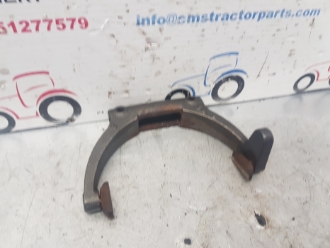 Fiat F Series F115, F120, F130, F140 Clutch Control Fork Assembly 5159010 - Spojka a diely pre Traktor: obrázok 3 Fiat F Series F115, F120, F130, F140 Clutch Control Fork Assembly 5159010 - Spojka a diely pre Traktor: obrázok 3
