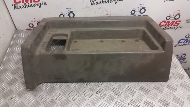 Fiat F140, F100, F120, F130, F140 Dt, F120 Dt, F130 Dtcab Interior Panel - Kabína a interiér pre Traktor: obrázok 4 Fiat F140, F100, F120, F130, F140 Dt, F120 Dt, F130 Dtcab Interior Panel - Kabína a interiér pre Traktor: obrázok 4