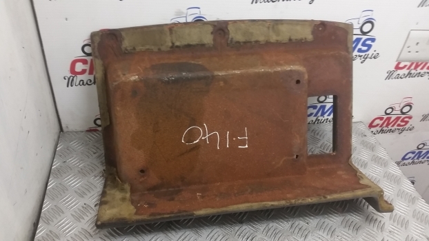 Fiat F140, F100, F120, F130, F140 Dt, F120 Dt, F130 Dtcab Interior Panel - Kabína a interiér pre Traktor: obrázok 3 Fiat F140, F100, F120, F130, F140 Dt, F120 Dt, F130 Dtcab Interior Panel - Kabína a interiér pre Traktor: obrázok 3