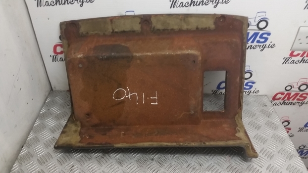 Fiat F140, F100, F120, F130, F140 Dt, F120 Dt, F130 Dtcab Interior Panel - Kabína a interiér pre Traktor: obrázok 2 Fiat F140, F100, F120, F130, F140 Dt, F120 Dt, F130 Dtcab Interior Panel - Kabína a interiér pre Traktor: obrázok 2