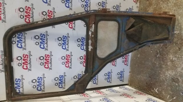 Ford 3120, 4000, 4600, 5600 Cab Door Left 81834250 - Dvere a diely pre Traktor: obrázok 5 Ford 3120, 4000, 4600, 5600 Cab Door Left 81834250 - Dvere a diely pre Traktor: obrázok 5