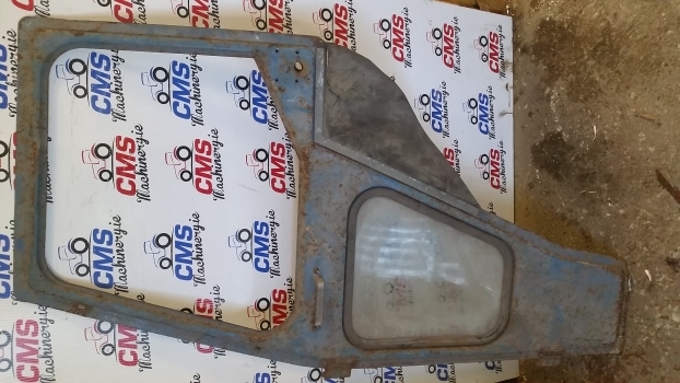 Ford 3600 Ford Cab Door Right. Please Check By Photos. - Dvere a diely pre Traktor: obrázok 5 Ford 3600 Ford Cab Door Right. Please Check By Photos. - Dvere a diely pre Traktor: obrázok 5