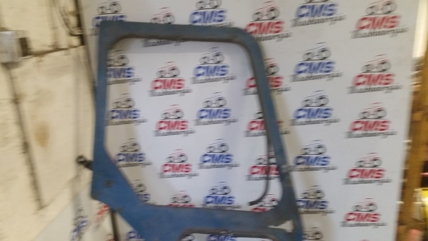 Ford 4000, 4100, 5600 4 Cab Door Right 81834249 - Dvere a diely pre Traktor: obrázok 4 Ford 4000, 4100, 5600 4 Cab Door Right 81834249 - Dvere a diely pre Traktor: obrázok 4