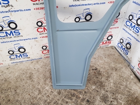 Ford 4000, 5000, 6000, 7000 Cab Door Frame Rhs - Dvere a diely pre Traktor: obrázok 4 Ford 4000, 5000, 6000, 7000 Cab Door Frame Rhs - Dvere a diely pre Traktor: obrázok 4