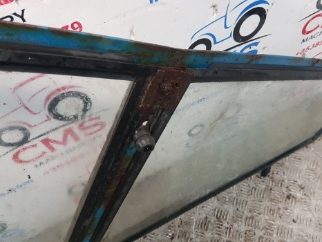 Ford 4110, 5610, 6410, 6610 Lp Cab Door Right 83931994, 83957672 - Dvere a diely pre Traktor: obrázok 5 Ford 4110, 5610, 6410, 6610 Lp Cab Door Right 83931994, 83957672 - Dvere a diely pre Traktor: obrázok 5