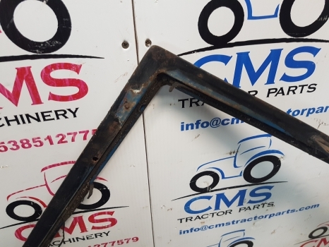 Ford 4110, 5610, 6410, 7410 Lp Cab Door Right 83931994, 83957672 - Dvere a diely pre Traktor: obrázok 4 Ford 4110, 5610, 6410, 7410 Lp Cab Door Right 83931994, 83957672 - Dvere a diely pre Traktor: obrázok 4