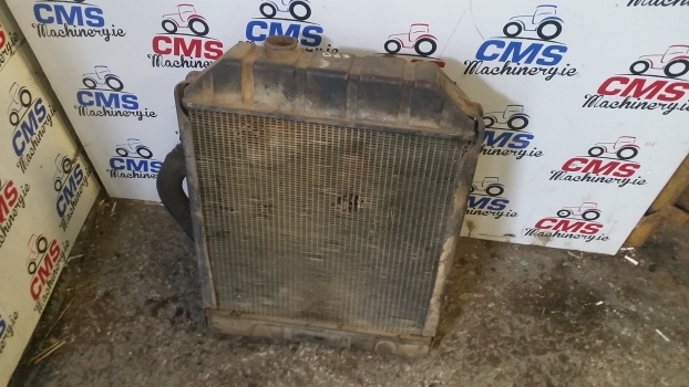 Ford 4500, 5000, 5100, 5600, 5500 Engine Water Cooling Radiator 86531508 - Chladič pre Traktor: obrázok 1 Ford 4500, 5000, 5100, 5600, 5500 Engine Water Cooling Radiator 86531508 - Chladič pre Traktor: obrázok 1