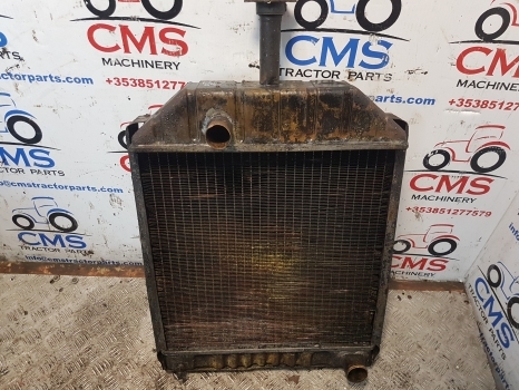 Ford 550, 655, 655a, 555a Radiator E0nn8005ea15l, 83925456 - Chladič pre Rýpadlo-nakladač: obrázok 2 Ford 550, 655, 655a, 555a Radiator E0nn8005ea15l, 83925456 - Chladič pre Rýpadlo-nakladač: obrázok 2