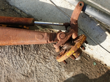 Ford 550, 655, 655a, 555b, 555a, 555 Digger Front Axle E4nn3b012aa12z - Predná náprava pre Rýpadlo-nakladač: obrázok 3 Ford 550, 655, 655a, 555b, 555a, 555 Digger Front Axle E4nn3b012aa12z - Predná náprava pre Rýpadlo-nakladač: obrázok 3