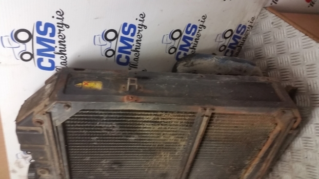 Ford 5640, 6640, 7740 Engine Water Cooling Radiator 82015101, 82010660 - Chladič pre Traktor: obrázok 5 Ford 5640, 6640, 7740 Engine Water Cooling Radiator 82015101, 82010660 - Chladič pre Traktor: obrázok 5