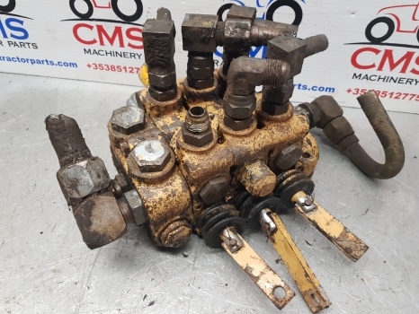 Ford 655, 655a, 550, 555, 555a Digger Loader Control Hydraulic Valve Complete - Hydraulický ventil pre Rýpadlo-nakladač: obrázok 3 Ford 655, 655a, 550, 555, 555a Digger Loader Control Hydraulic Valve Complete - Hydraulický ventil pre Rýpadlo-nakladač: obrázok 3