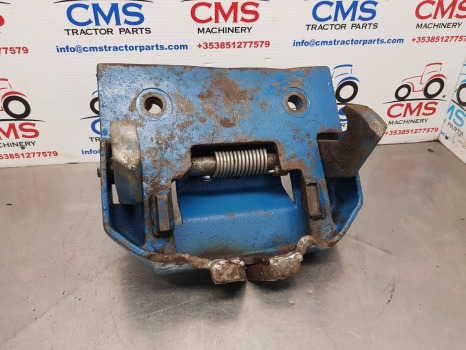 Ford 6640, 40 Series, Pick Up Hitch Bracket F0nns890aj, 81875162 - Rám/ Podvozok: obrázok 5 Ford 6640, 40 Series, Pick Up Hitch Bracket F0nns890aj, 81875162 - Rám/ Podvozok: obrázok 5