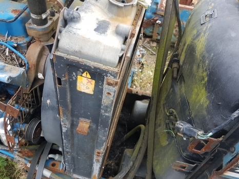 Ford 8340, 40 Series Engine Water Cooling Radiator 82015105, 82015099 - Chladič pre Traktor: obrázok 2 Ford 8340, 40 Series Engine Water Cooling Radiator 82015105, 82015099 - Chladič pre Traktor: obrázok 2